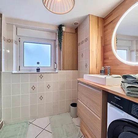 Foret - Neuf - Confort - Calme - Parking - Equipe Appartement