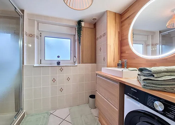 Foret - Neuf - Confort - Calme - Parking - Equipe Appartement